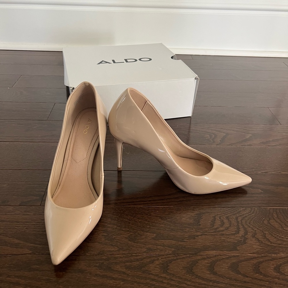 Aldo Traycey beige Pump Size 7.5 Patent Leather